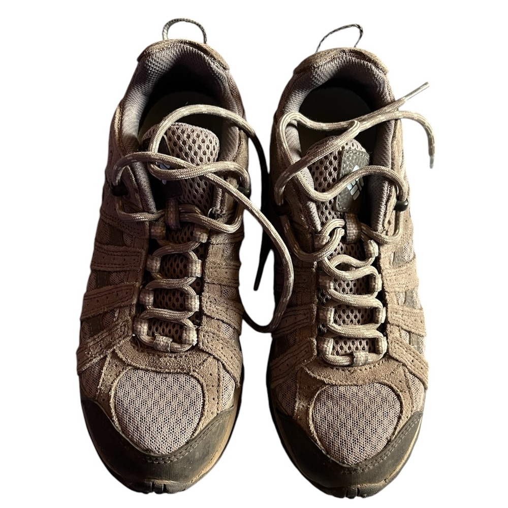 Woman’s Columbia hiking shoes